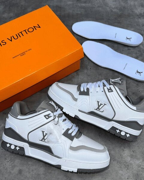 LOUIS VUITTON CLASSIC