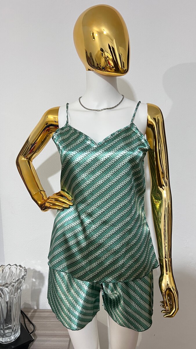 Pyjama en satin vert