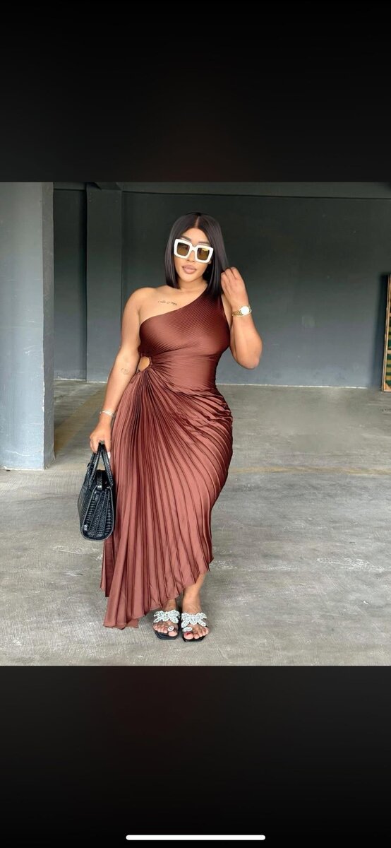 Robe longue asymétrique élégante