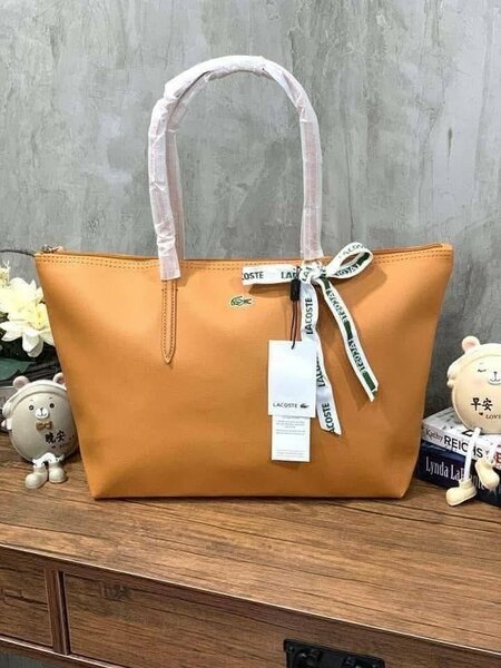 Sac cabas femme élégant Lacoste