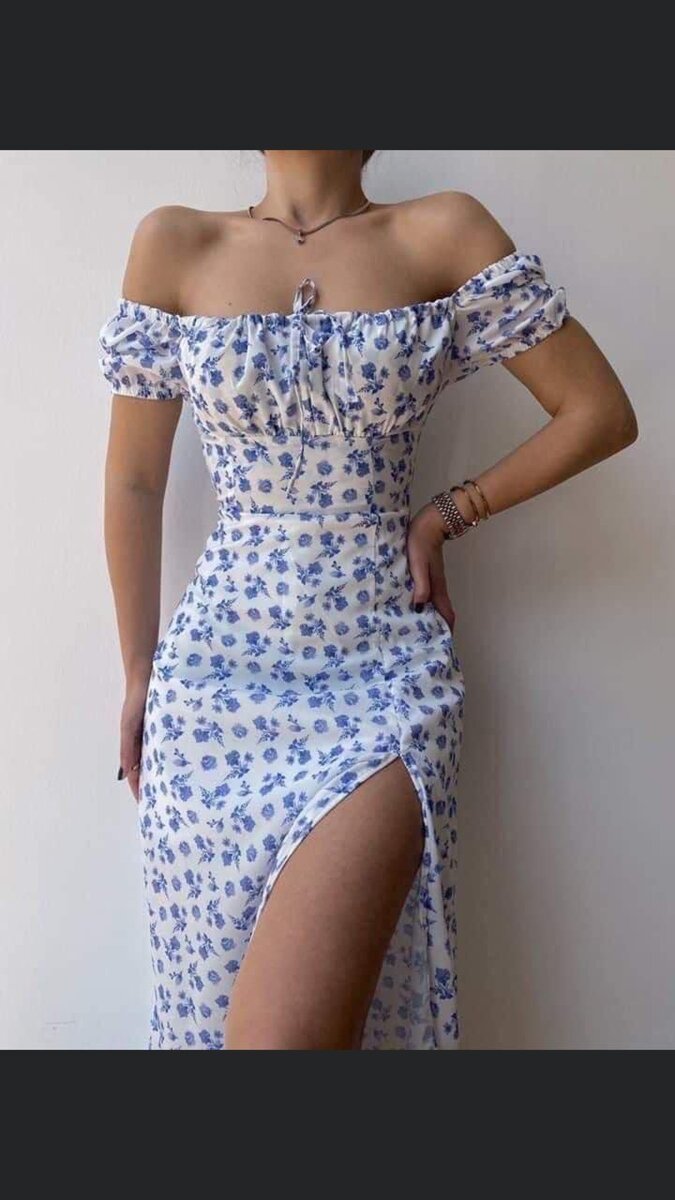 Robe fleurie épaules dénudées