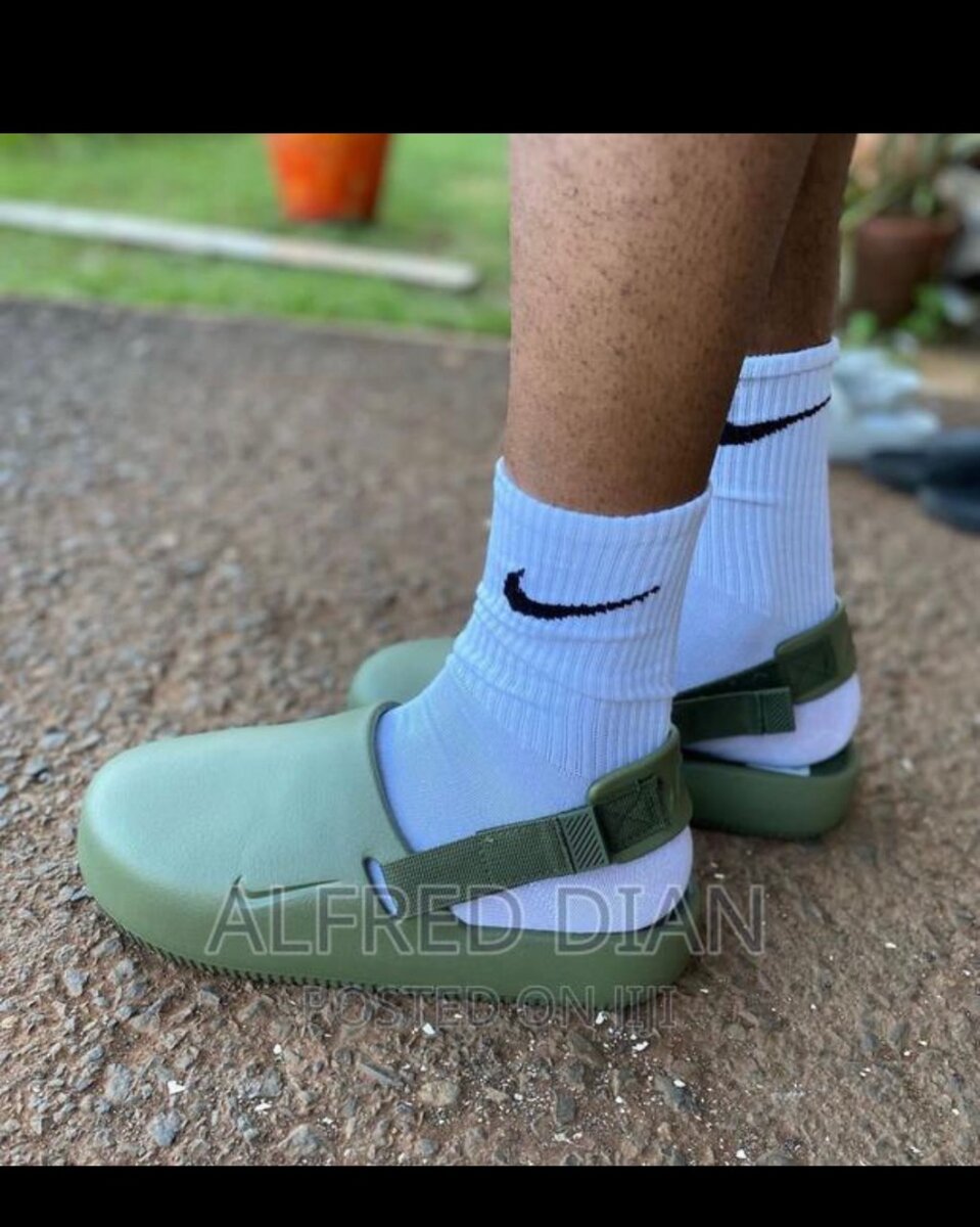 Nike Calm mule