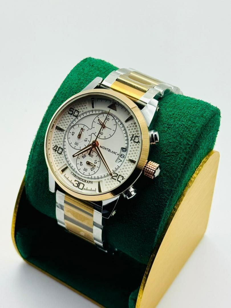 Montre chronographe luxe dorée