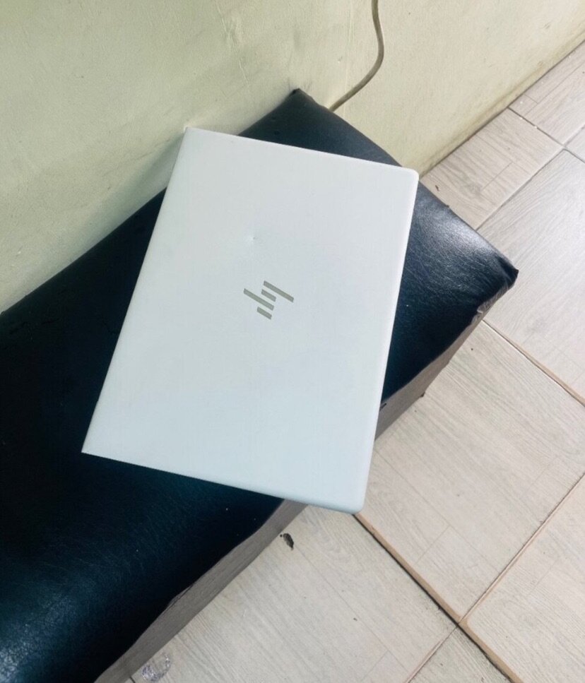 HP elite book 830 G5