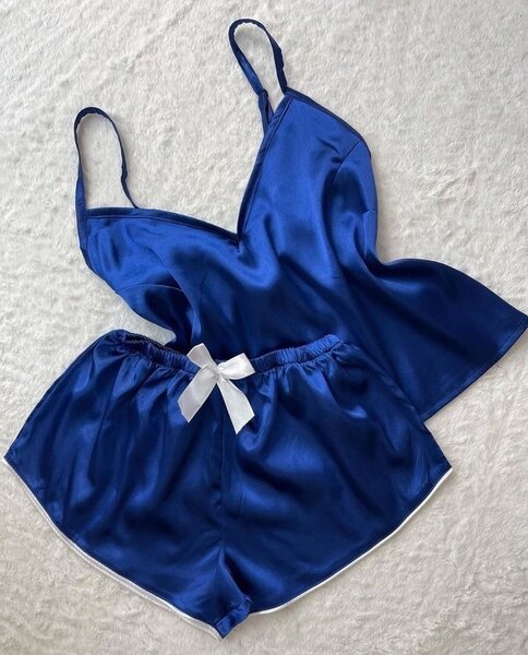 Pyjama en satin pour femmes