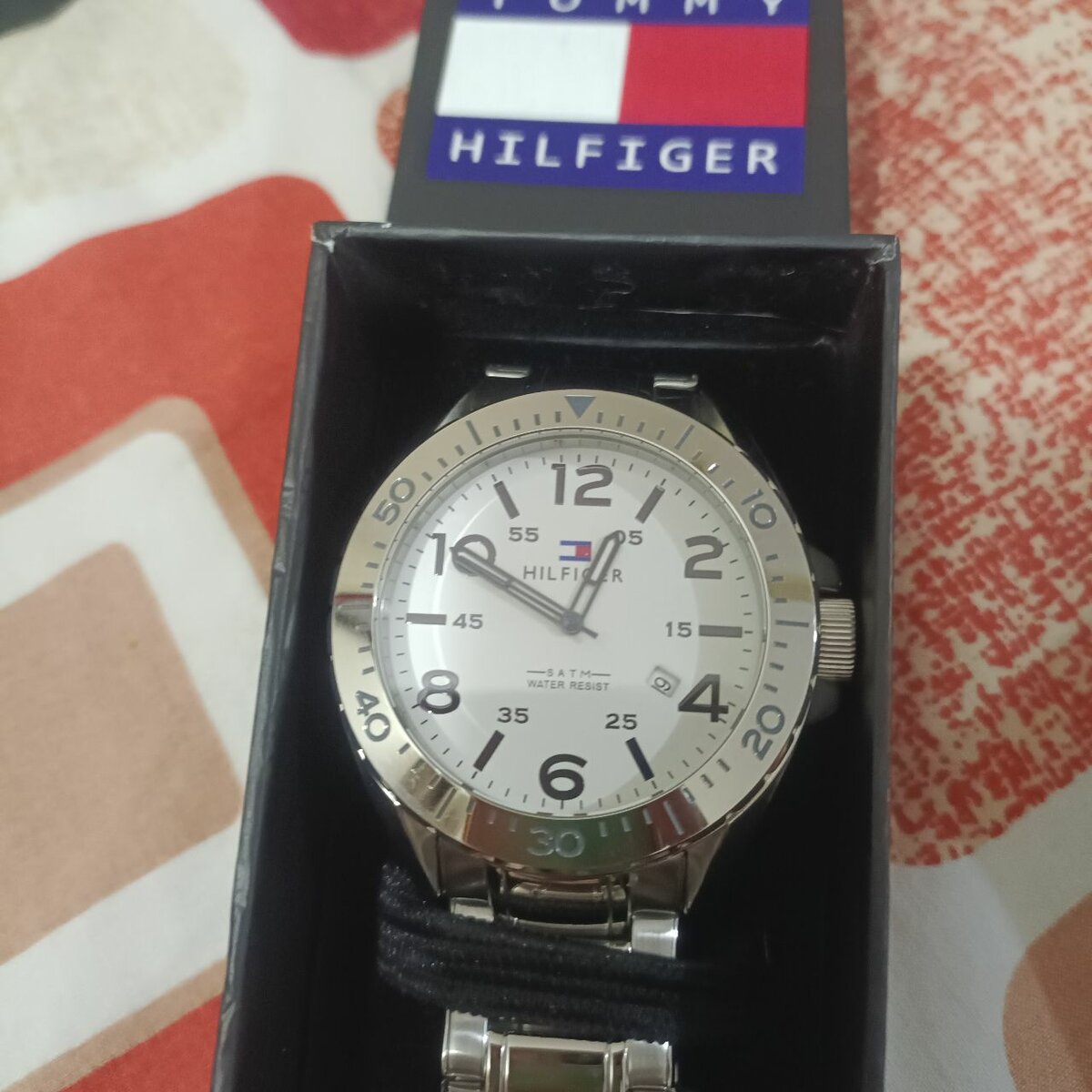 Tommy Hilfiger watch wid box