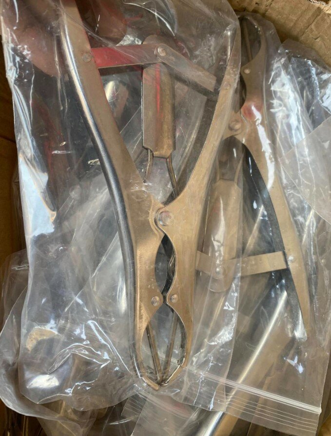 elastrator (for rubber castration)