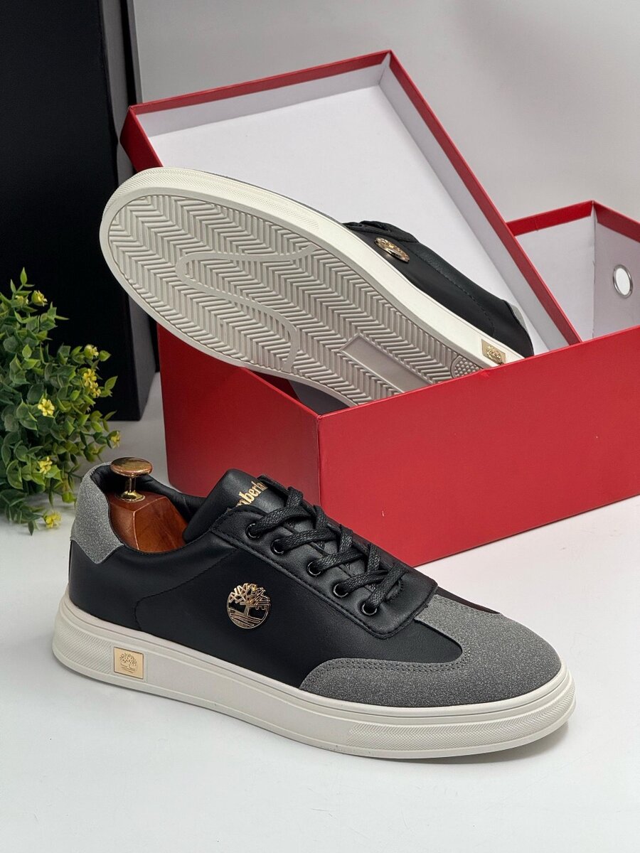 TIMBERLAND BLACK AND GREY