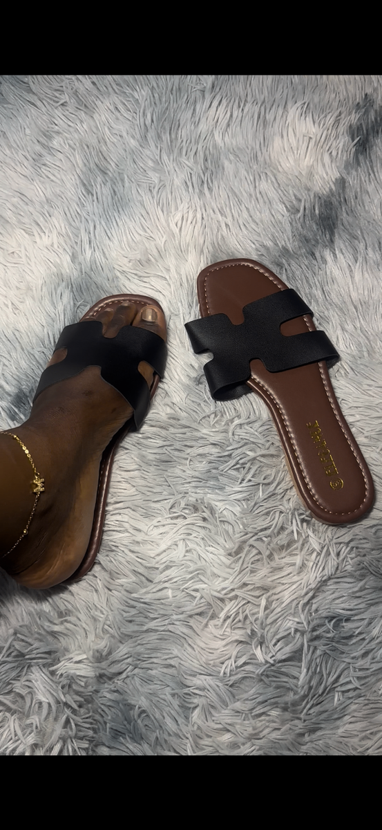 Sandales plates en cuir élégantes