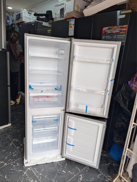 Réfrigérateur Combiné Moderne