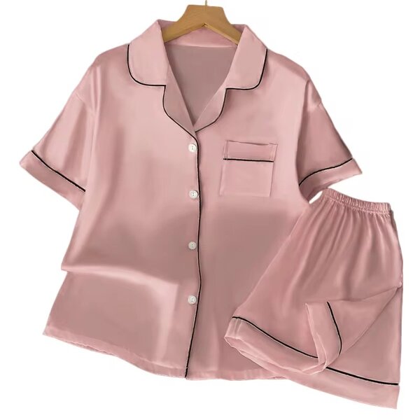 Pyjama en satin rose douceur