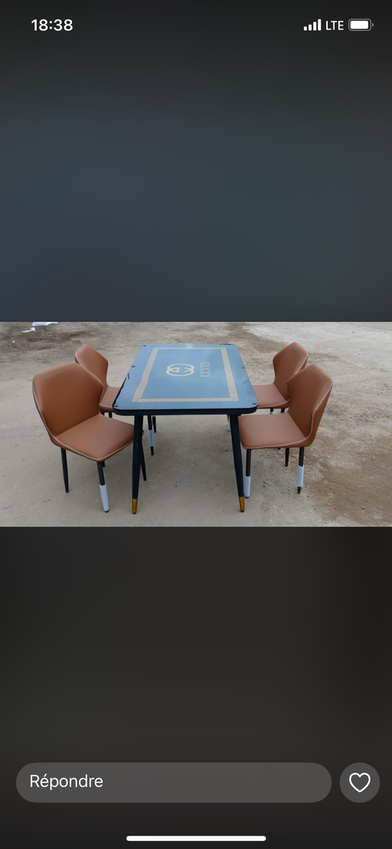 Set de Table et Chaises Modernes