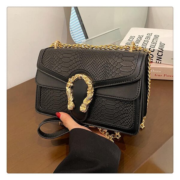 High quality and fashionable women's bag black