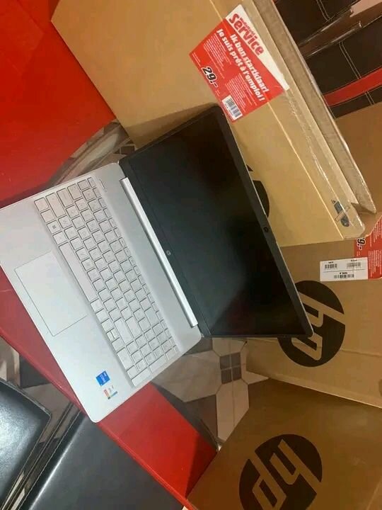 Ordinateur portable HP moderne