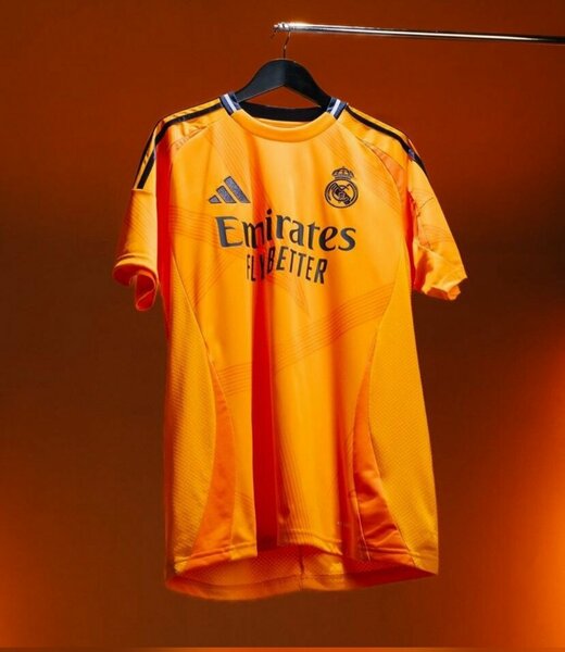 Maillot Réal Madrid écussons en broderie version supporter