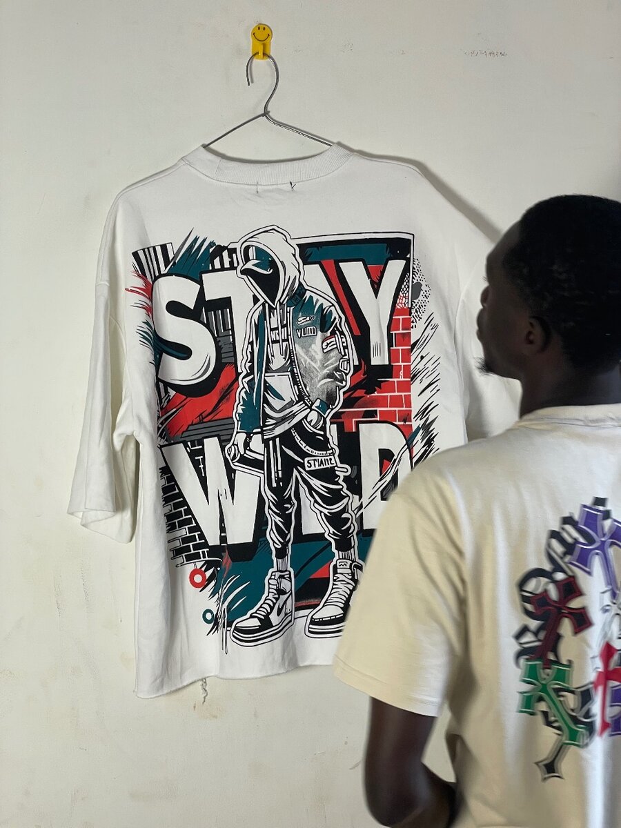 T-shirt graphique "Stay Wild"