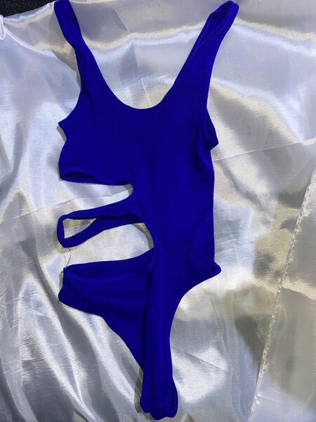 Maillot de bain découpé