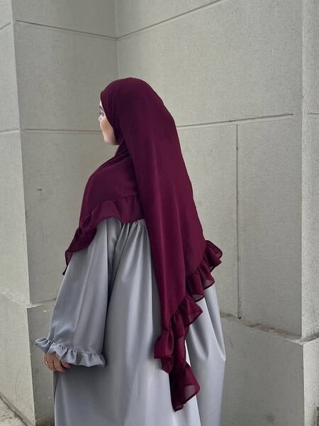 Abaya élégante avec hijab