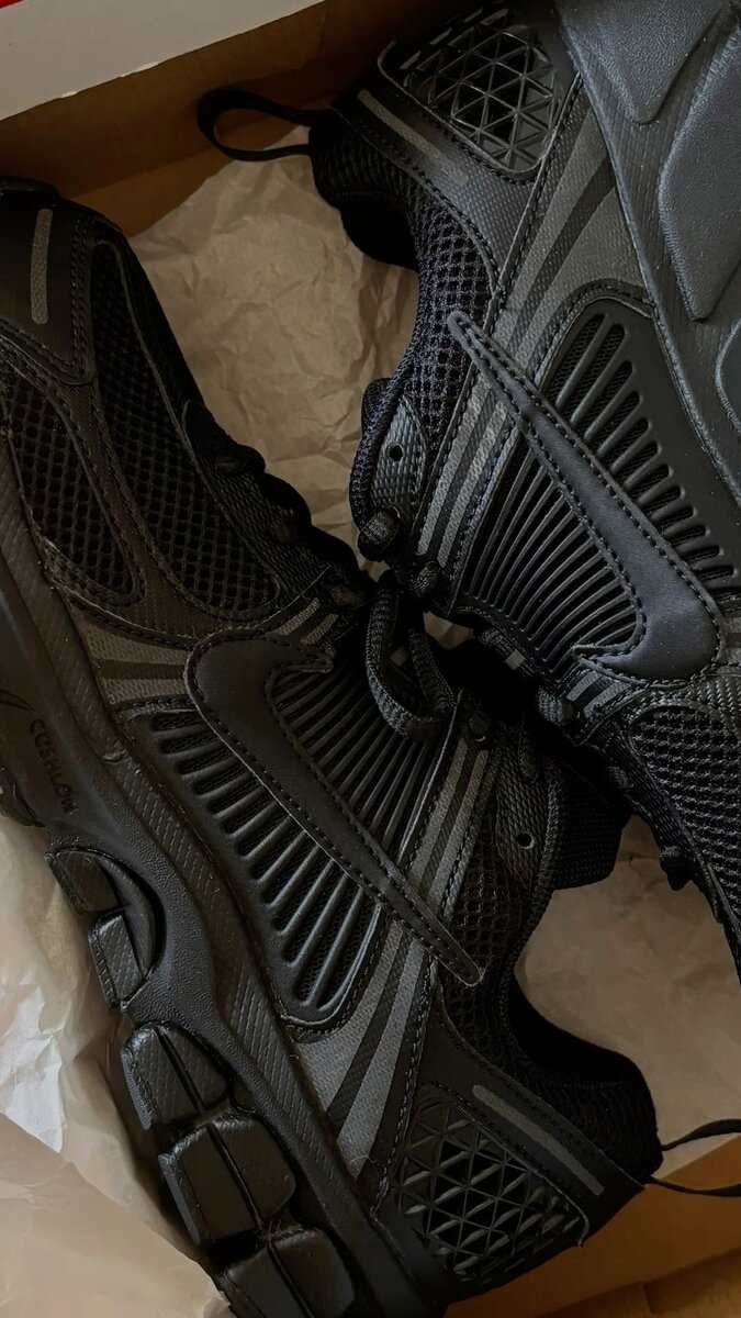 Nike vomero 5 black