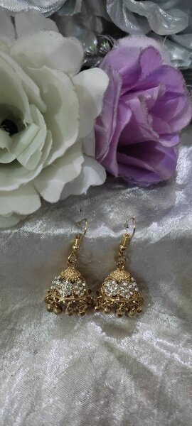 New and Beautiful Traditional Indian jhumka earrings for gir