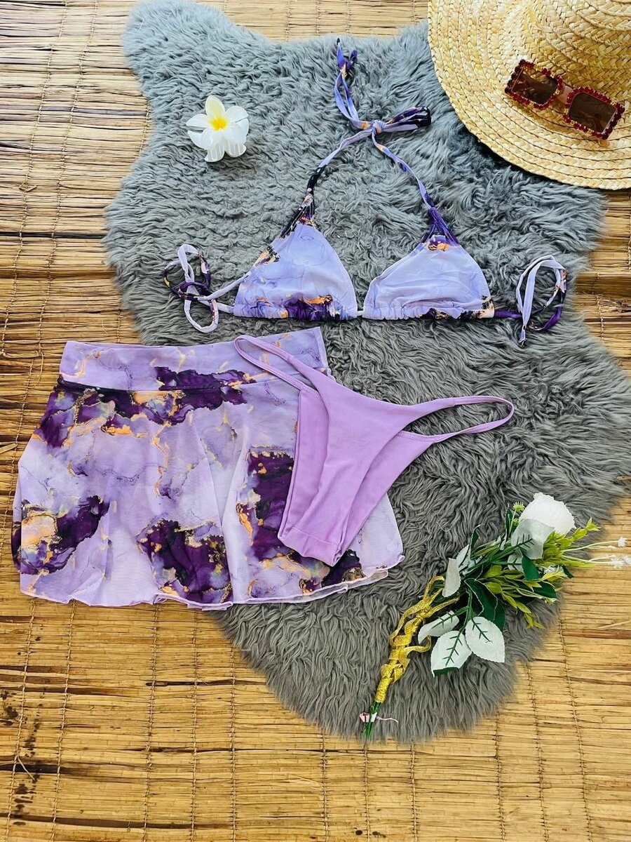 Bikinis élégants avec pareo