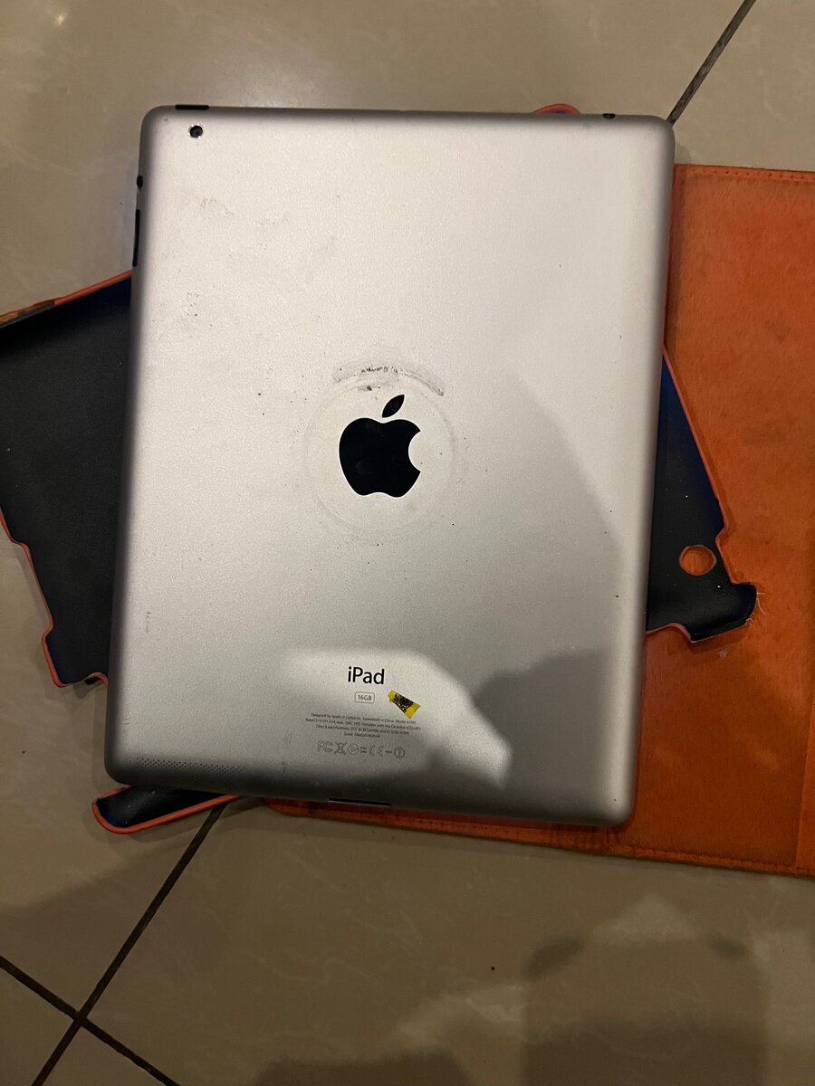 iPad 2 16Go Wi-Fi Argent