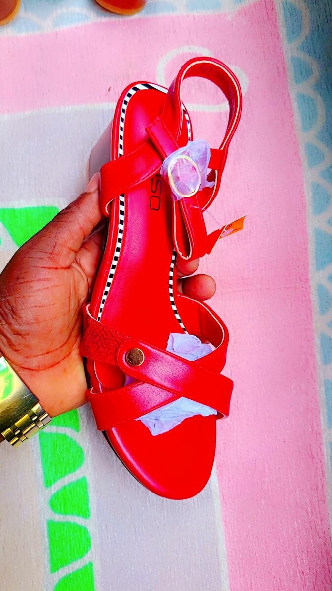 Sandales rouges élégantes femme