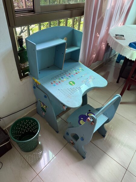 Study table and chair K200