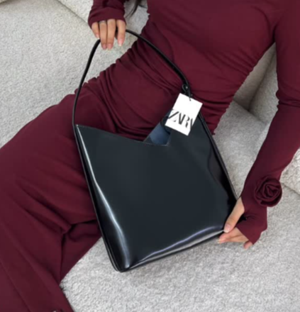 Сумка от бренда ZARA черная