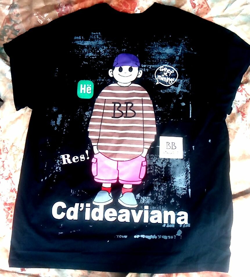 T-shirts à motifs animés