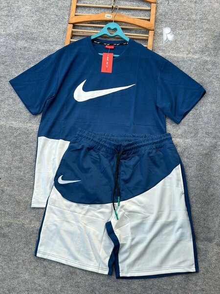 Ensemble de sport bleu Nike