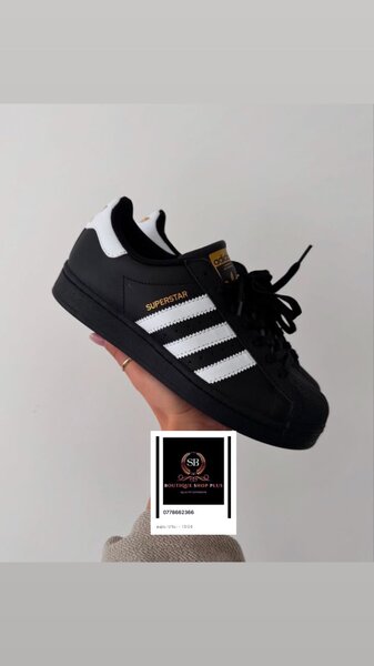 Basket adidas super star authentique avec sa boîte