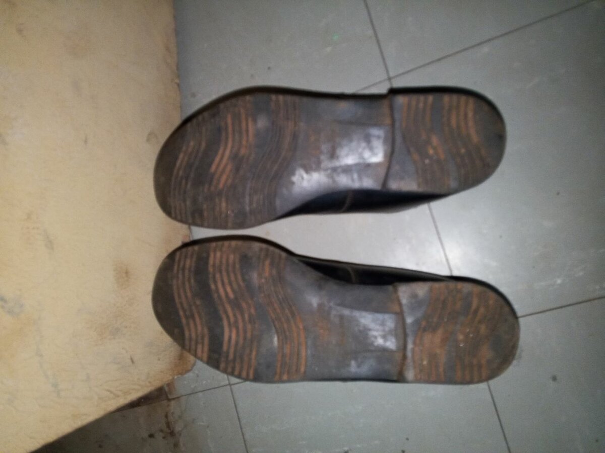 School shoes touhgees