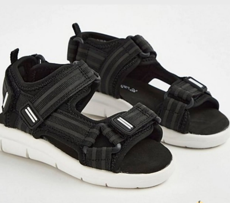 🇺🇸 NEW IN 🇺🇸 Kids Black Strappy Sandals, available in-store and delivery
