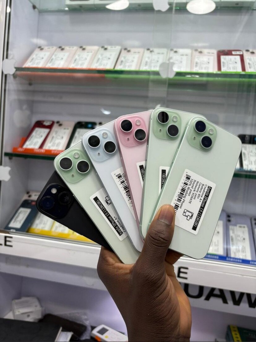 iPhone 15 - Couleurs Variées