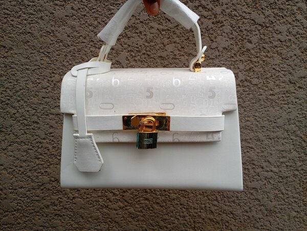 Sac à main élégant blanc