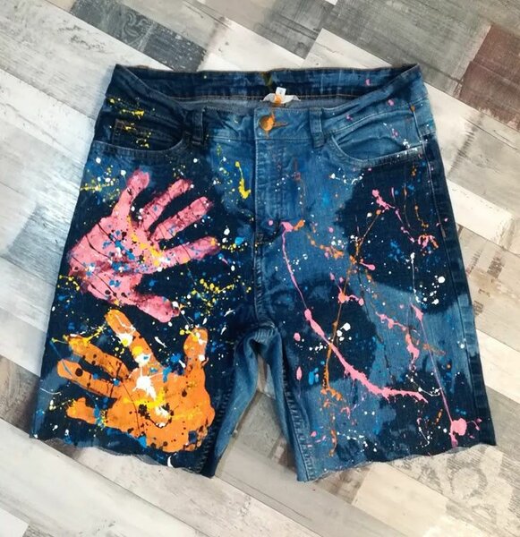 Short en jean peint à la main