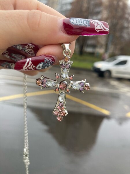 Collier croix élégant strass