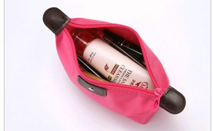 Trousse de maquillage colorée