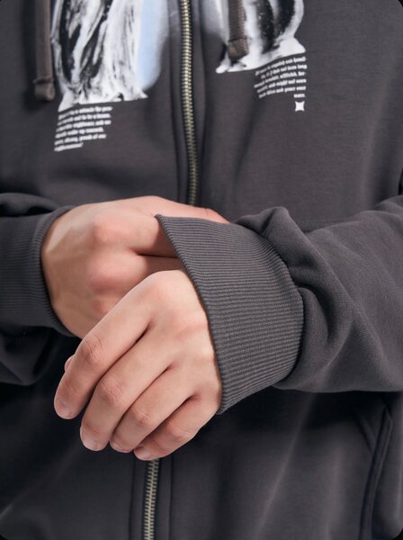 Кофта на замке