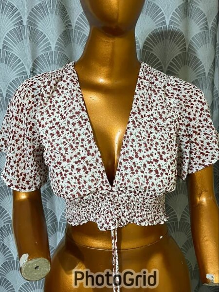 Haut court fleuri femme