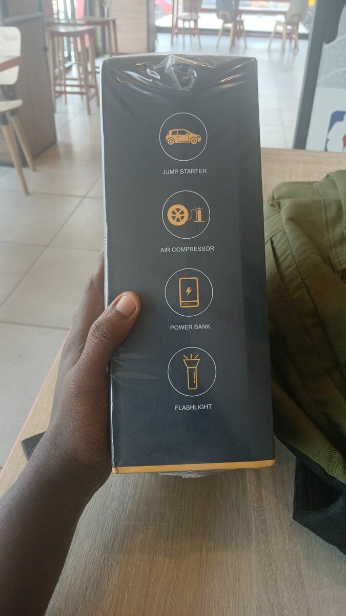 12V PORTABLE CAR JUMPSTARTER