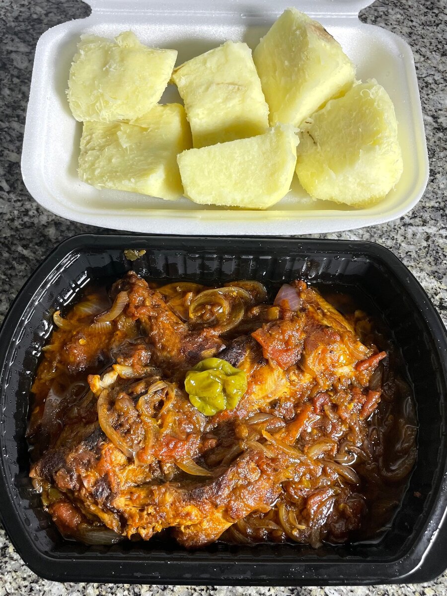 Plat d igname et Poulet Épicé