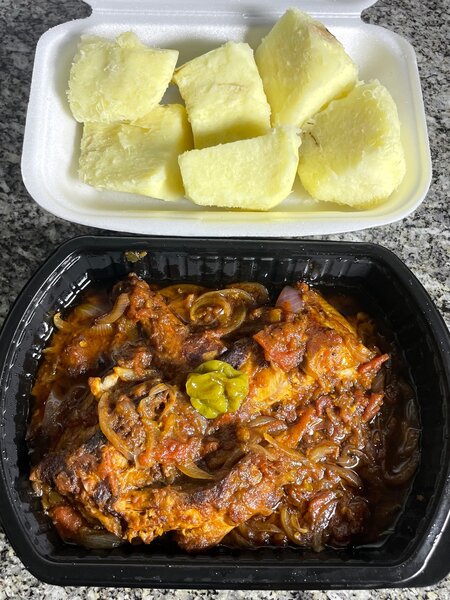 Plat d igname et Poulet Épicé