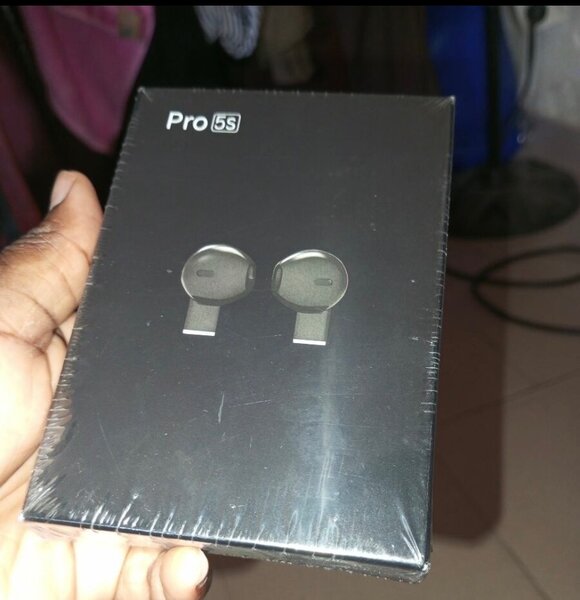 Ecouteur noir pro 5s