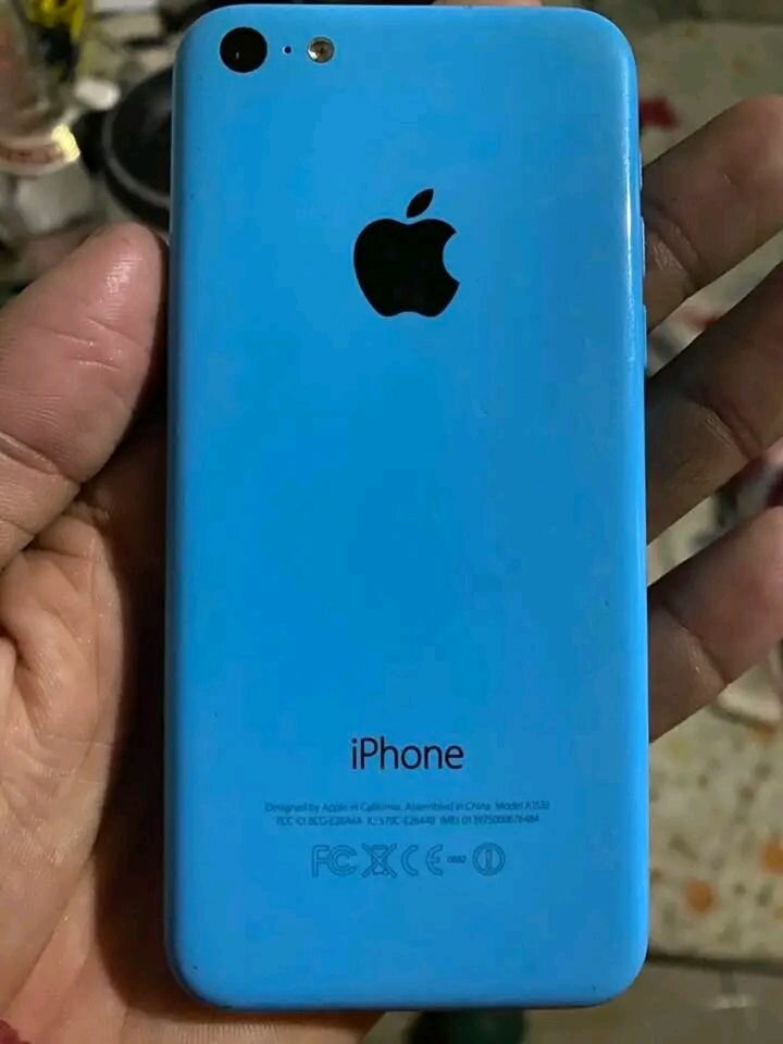 iPhone bleu déverrouillé