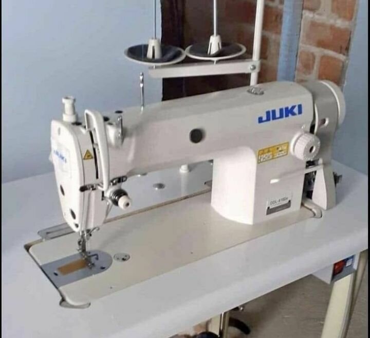 Machine à coudre industrielle Juki