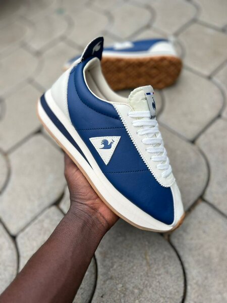 Sneakers en cuir élégants hommes