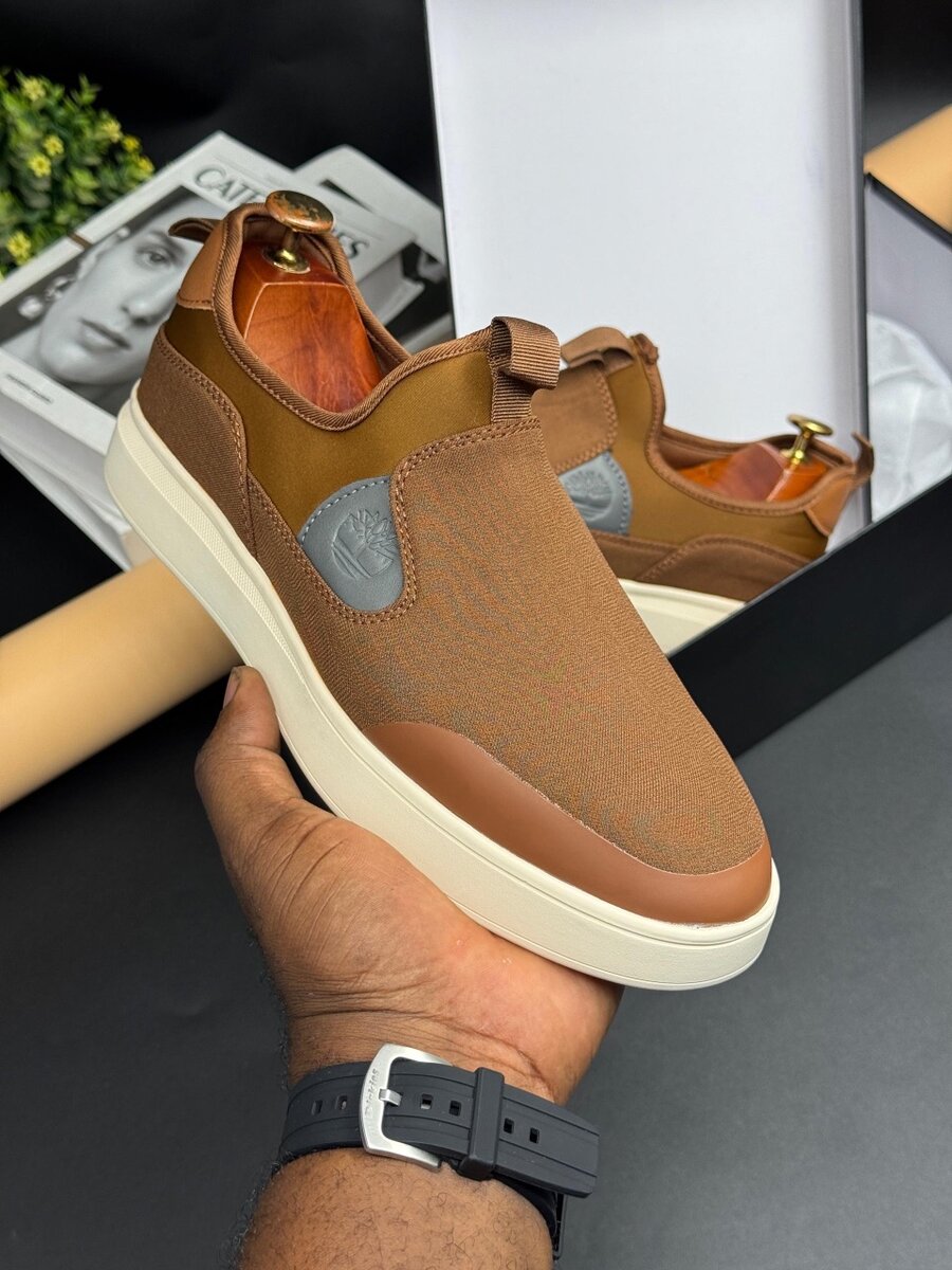 TIMBERLAND BROWN AND BEIGE