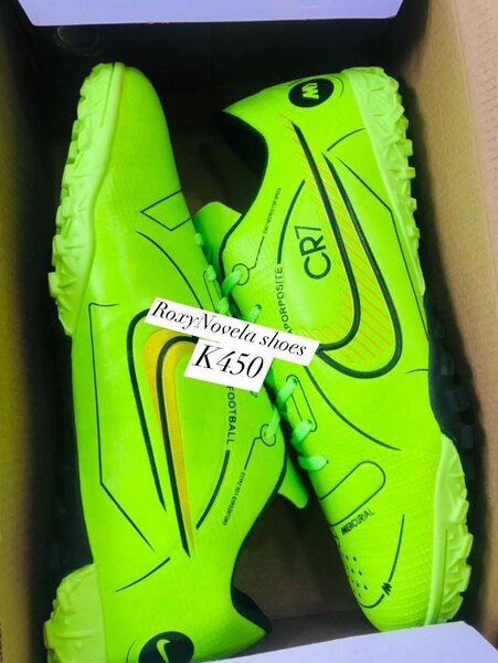 High quality futsal/trainers/tack boots available on promo